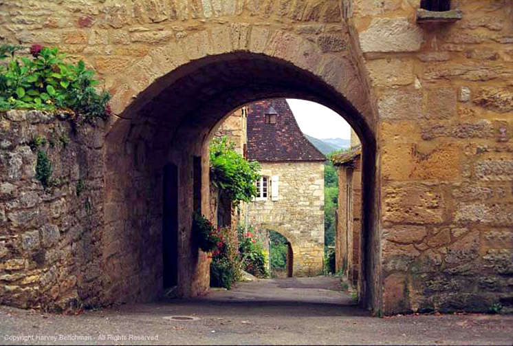 Castelnaud Archway 2.jpg